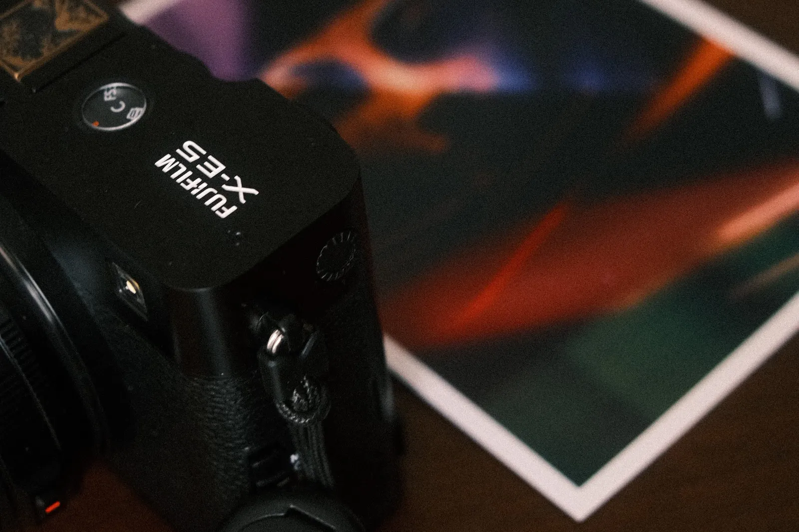 Fujifilm X-E5 and a photo from Le Louvre printed on the Canon Selphy CP1500.