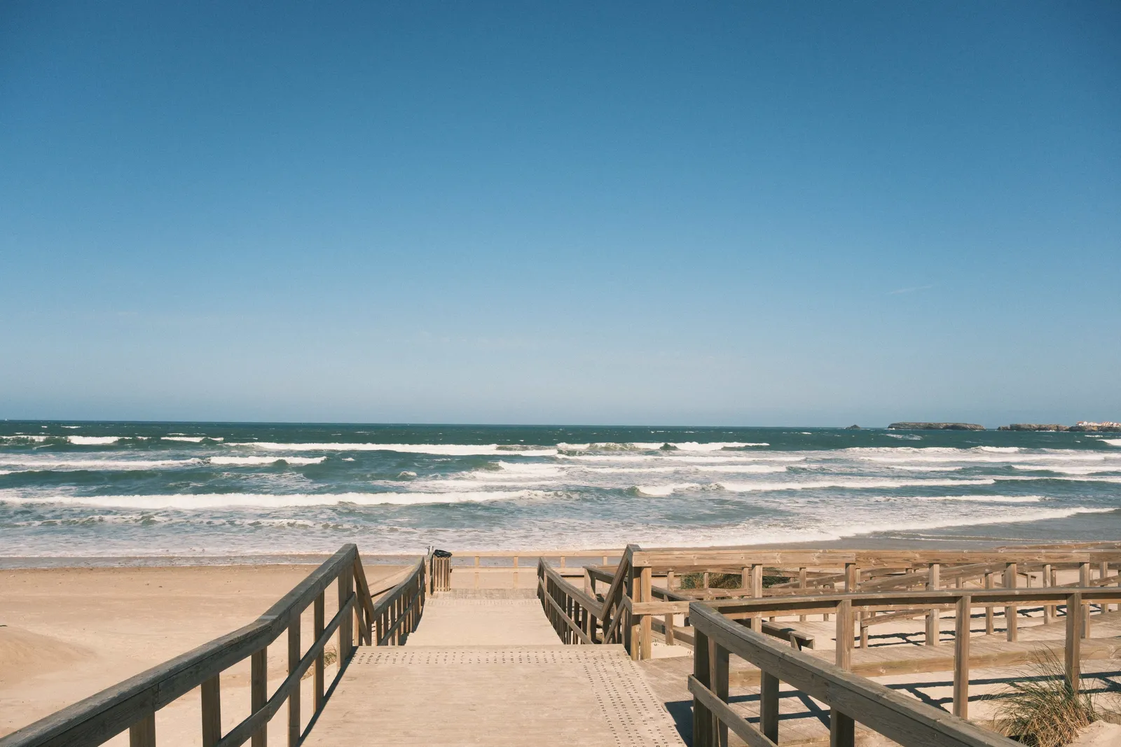The beach of Peniche, SOOC, JPEG only.